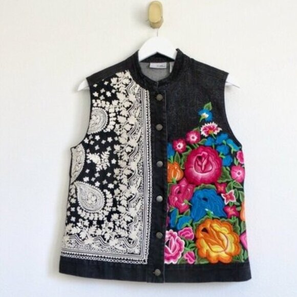 NEW! Chico's Platinum Denim Vest Embroidered Floral Vibrant Colors SZ M - Picture 1 of 7